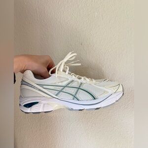 Asics Women's Sneakers in Cream and Blue